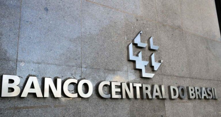 Copom elevará Selic em 0,5 ponto em maio para 74% dos economistas consultados pelo BC